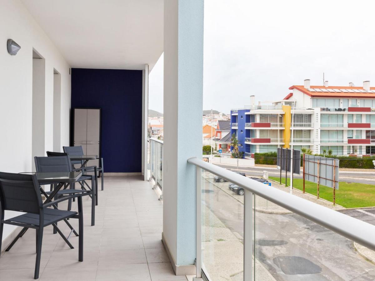Beautiful Apartment In S O Martinho Do Porto With Balcony São Martinho do Porto Exterior foto