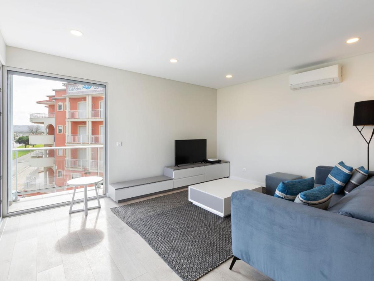 Beautiful Apartment In S O Martinho Do Porto With Balcony São Martinho do Porto Exterior foto